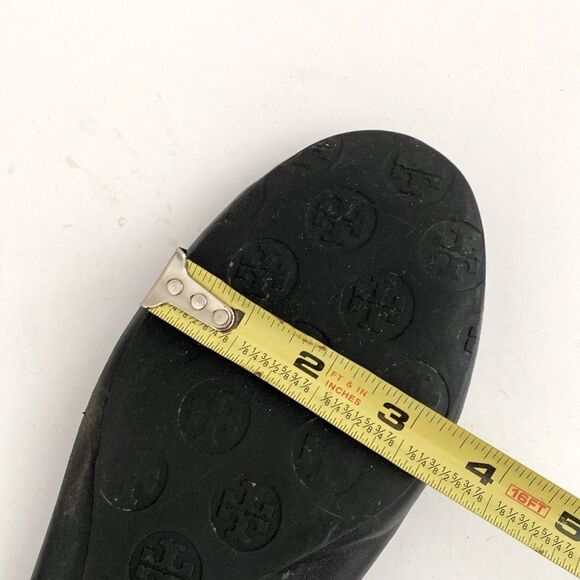 Tory Burch Iconic Black Leather Flats Silver Tone Logo Plate sz 8 Luxury Elegant - Picture 12 of 13